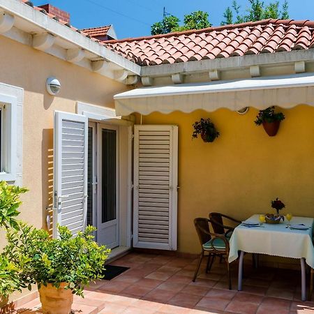 Holiday Home Hope Дубровник Екстериор снимка